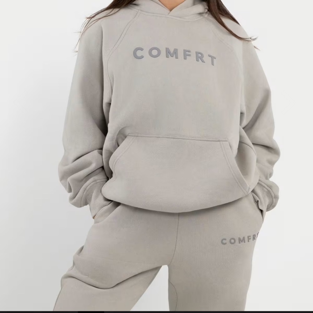 Comfrt Sweatset pants and hoodie